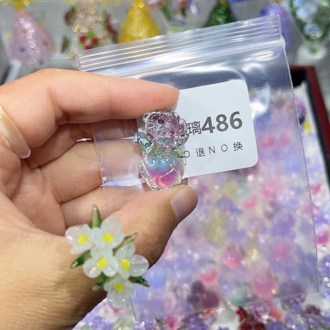 M***A颈饰玻璃486玫瑰花心脏