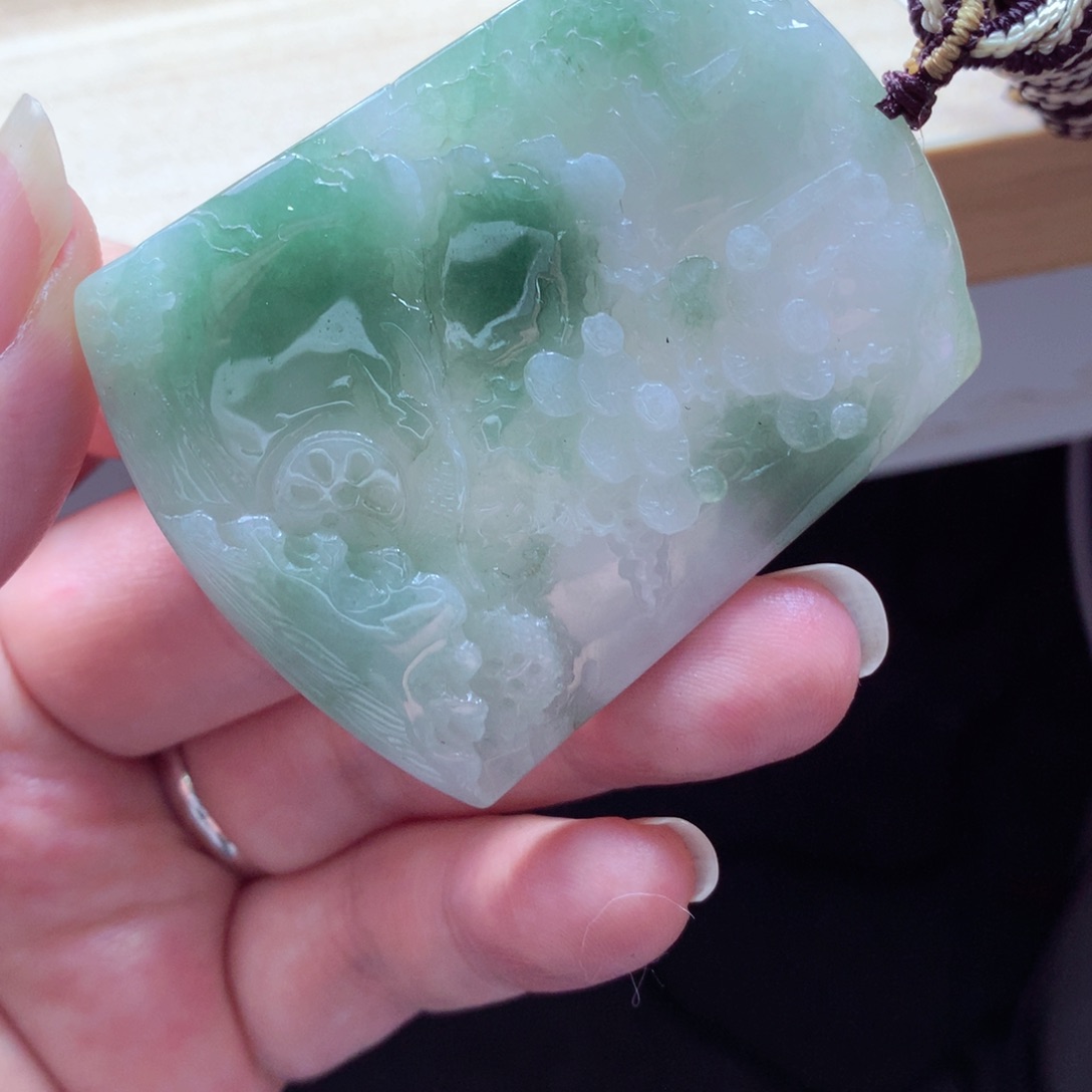 翡翠颈饰未镶嵌吊坠