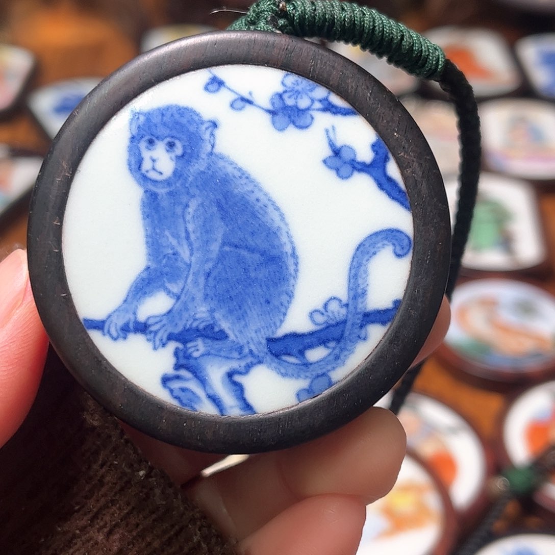 瓷片梦**真瓷片挂件一个