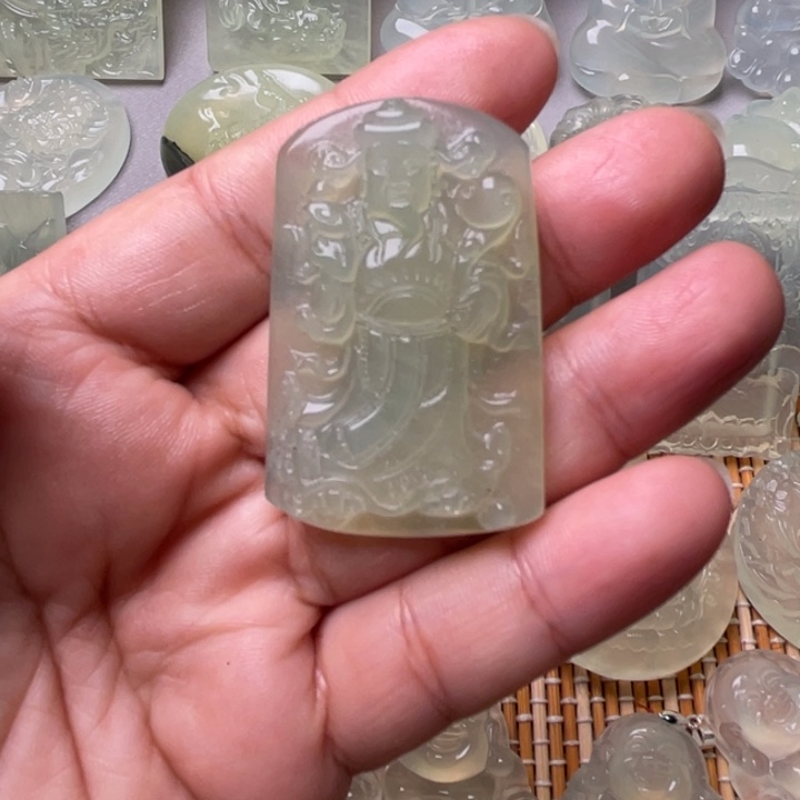 岫玉未镶嵌吊坠(赠链)