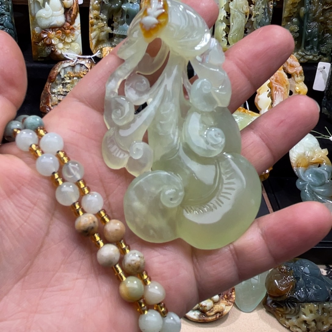 蛇纹石玉未镶嵌吊坠(赠链)