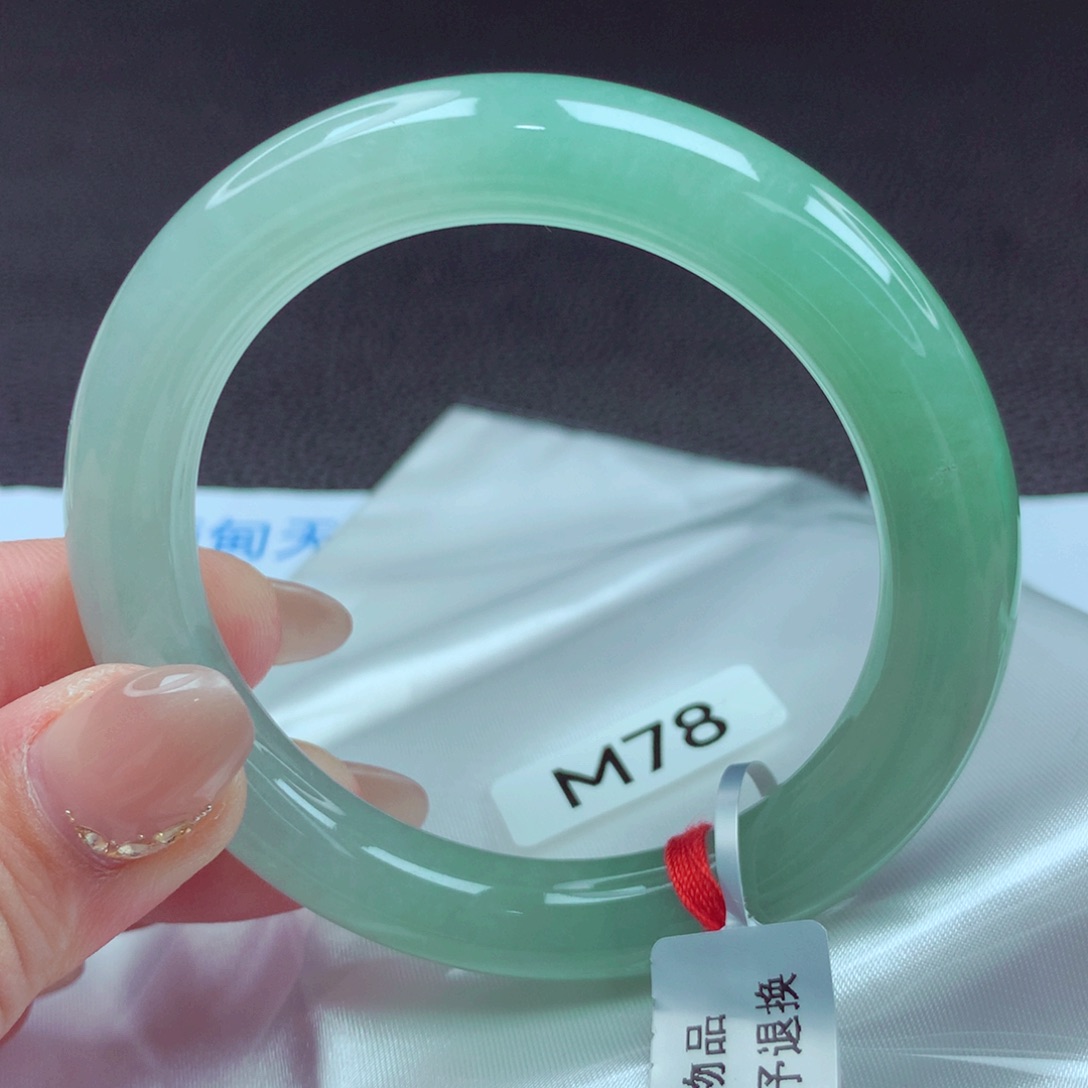 翡翠手镯未镶嵌手镯88