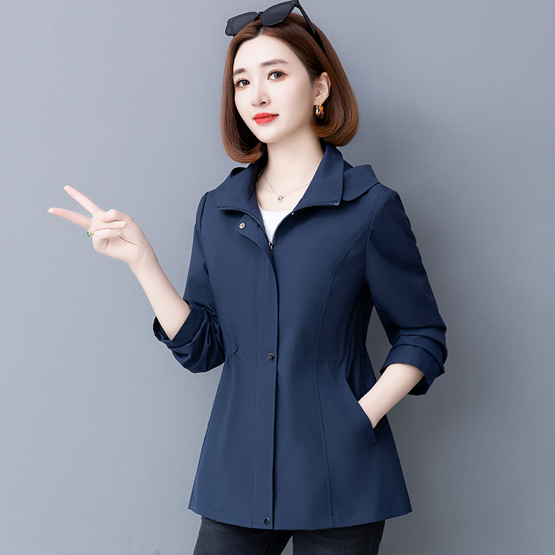 中老年妈妈春秋装时尚气质连帽短款夹克外套女中年休闲百搭风衣薄