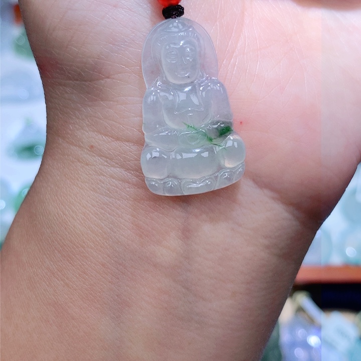 翡翠颈饰未镶嵌观音
