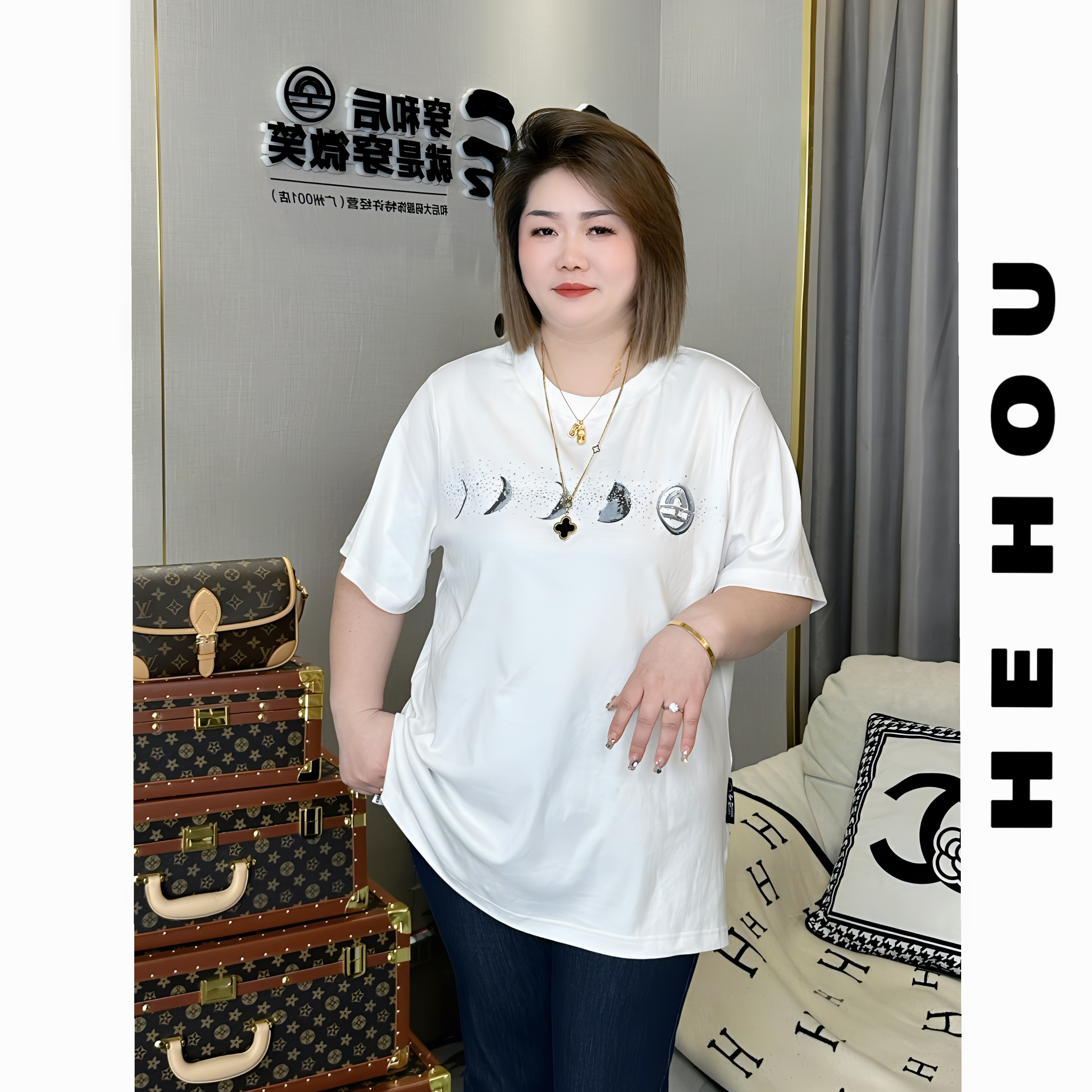 504519 和后大码 春夏烫钻时尚百搭休闲夏季宽松潮流设计师T恤