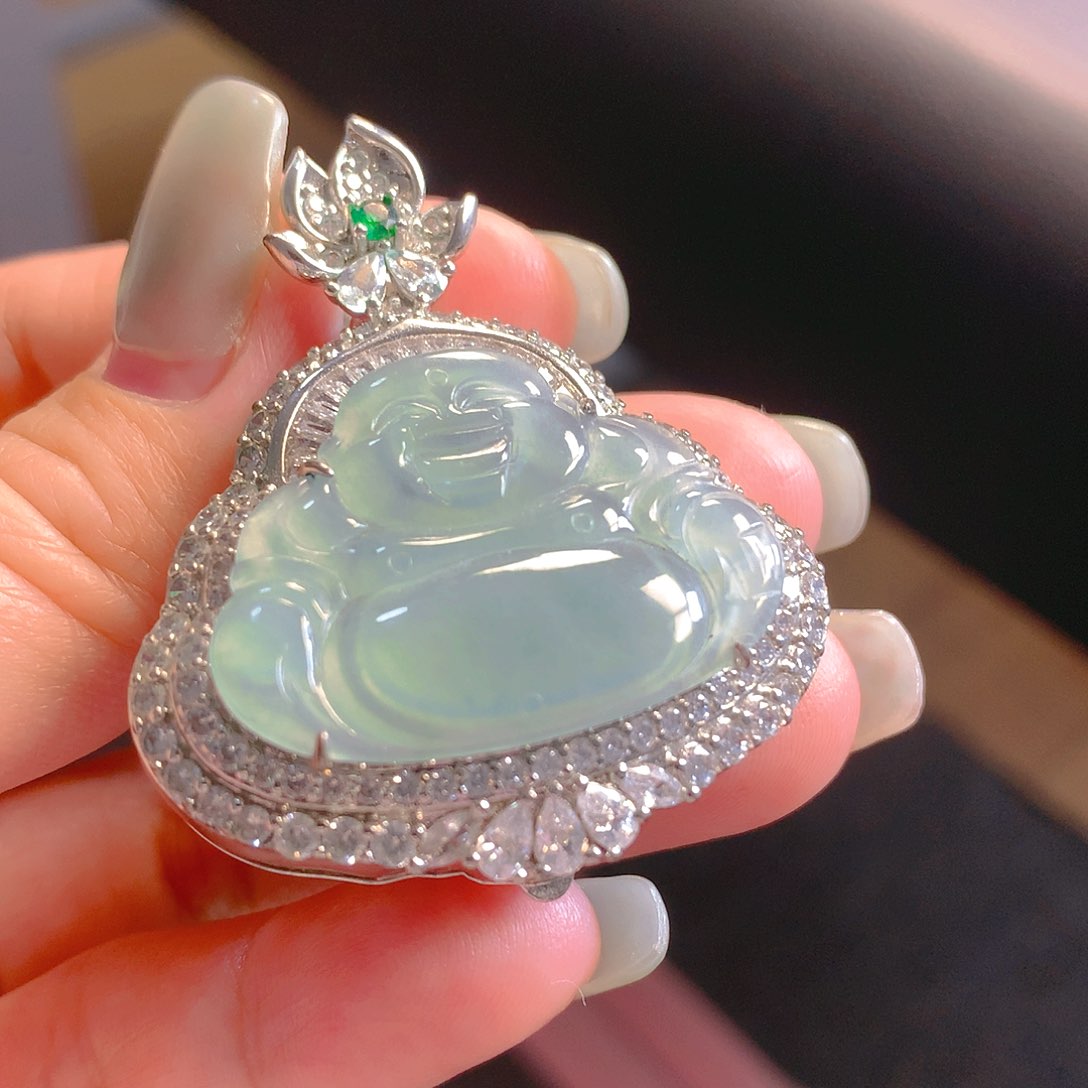 翡翠颈饰未镶嵌翡翠