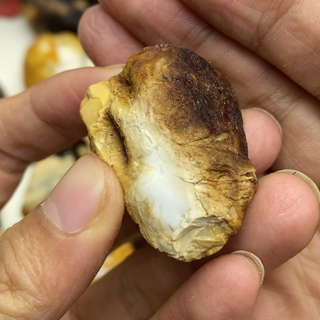 定制蜜蜡未镶嵌原石