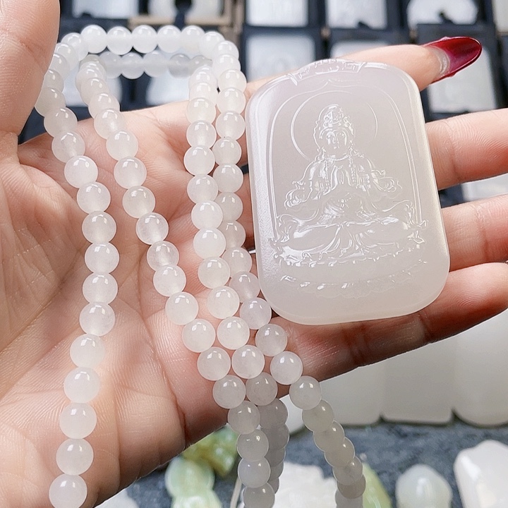 石英质玉（金丝玉）颈饰未镶嵌?****?新疆金丝玉双面雕工