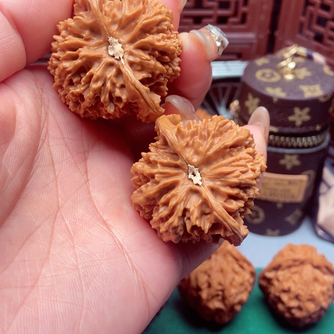 文玩核桃吊坠满天星全42已打底