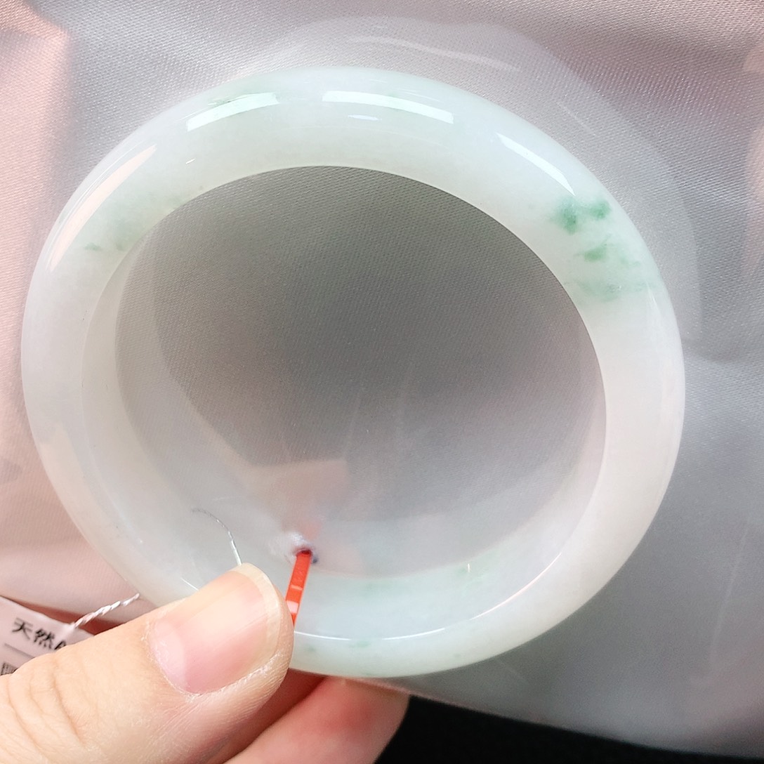 翡翠手镯未镶嵌56.9圈