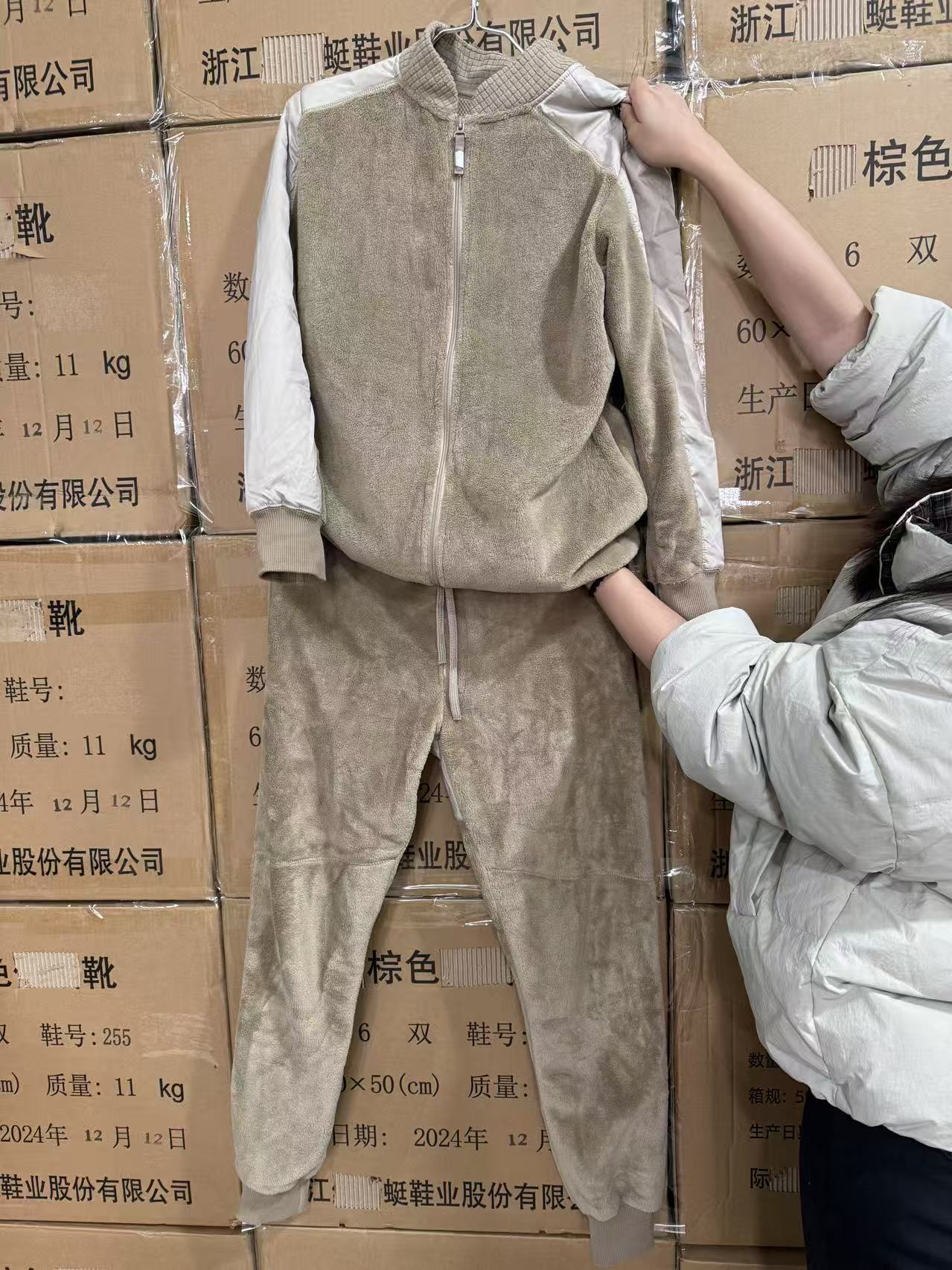 保暖秋冬时尚轻质户外抗静电休闲舒适高寒区边防珊瑚绒衣裤套装