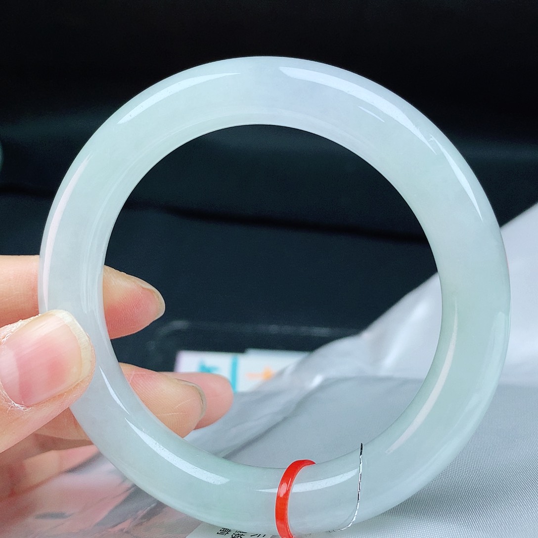 翡翠手镯未镶嵌56+胖