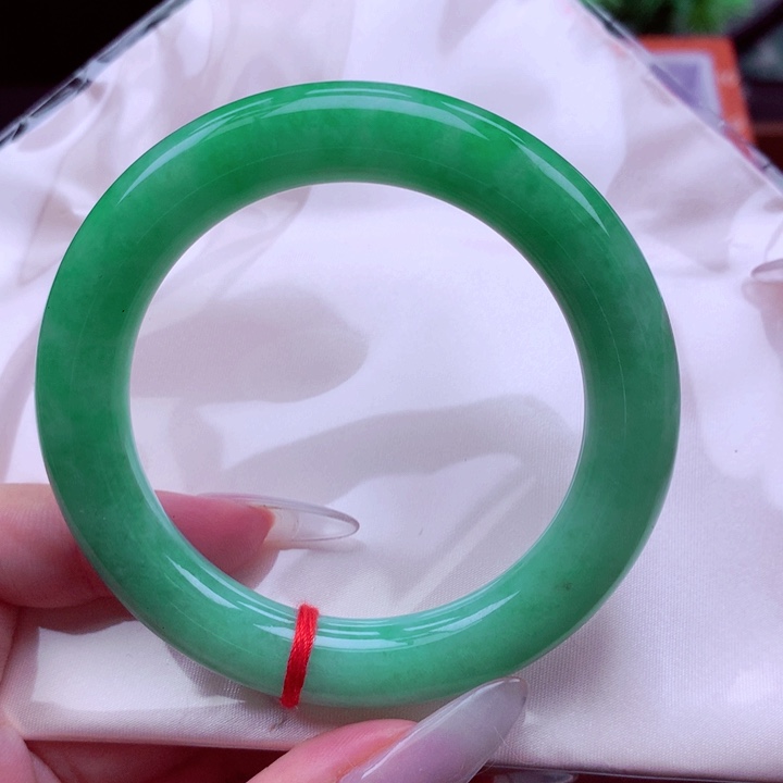 翡翠未镶嵌手镯翡翠