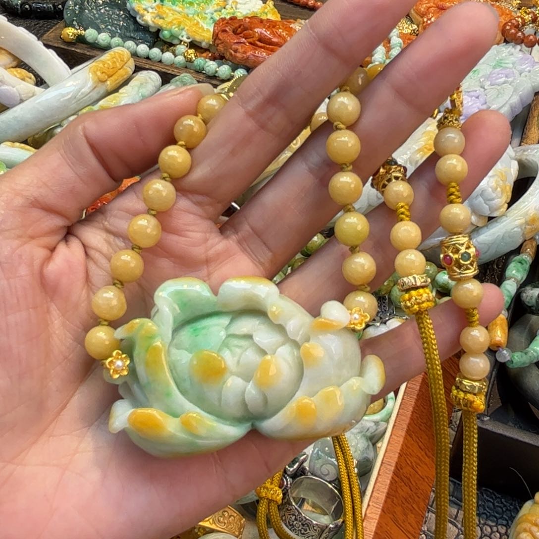 翡翠颈饰未镶嵌待编款