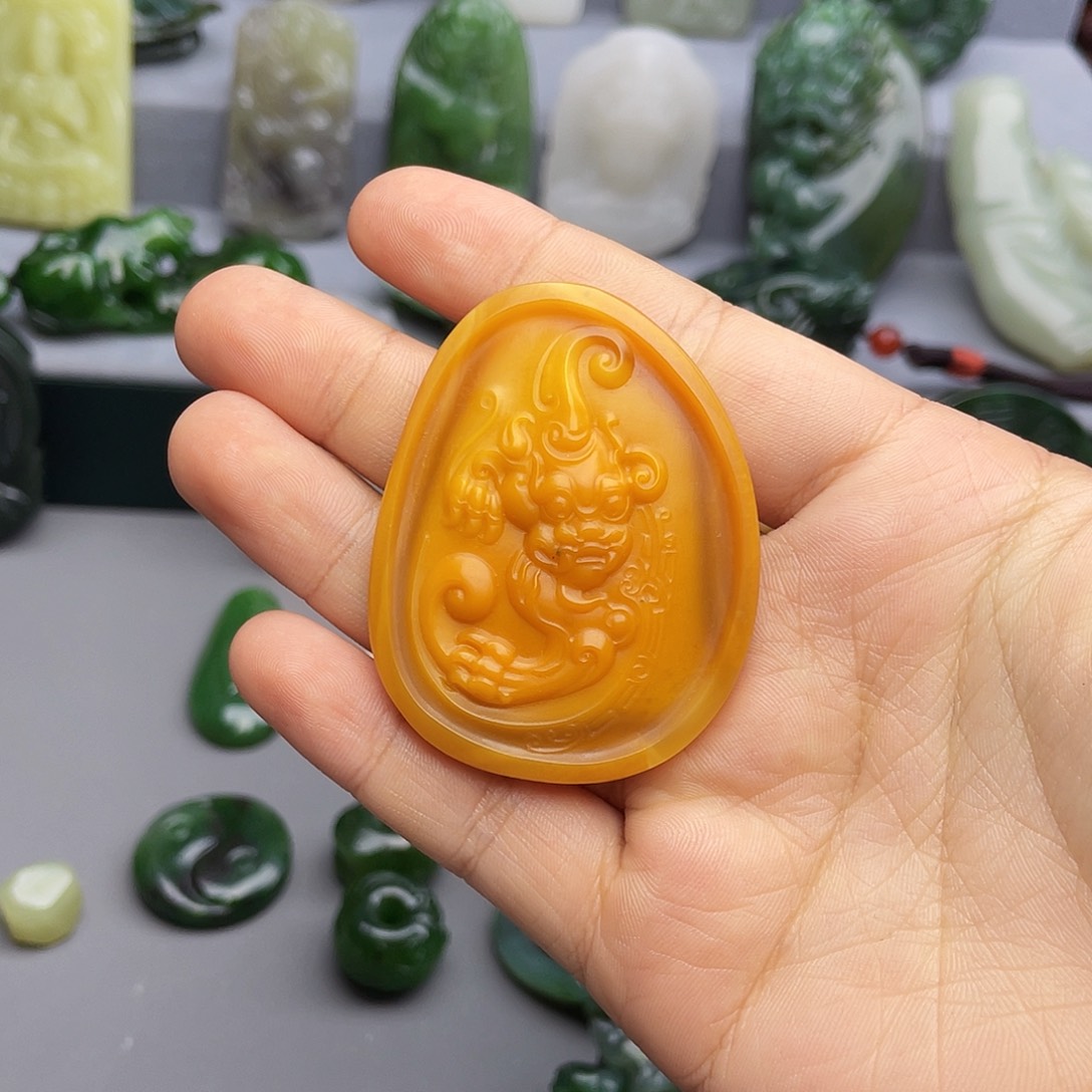 无***相和田玉未镶嵌颈饰