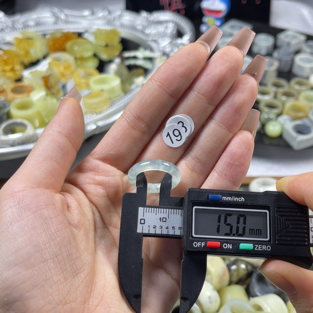 蛇纹石玉未镶嵌戒指
