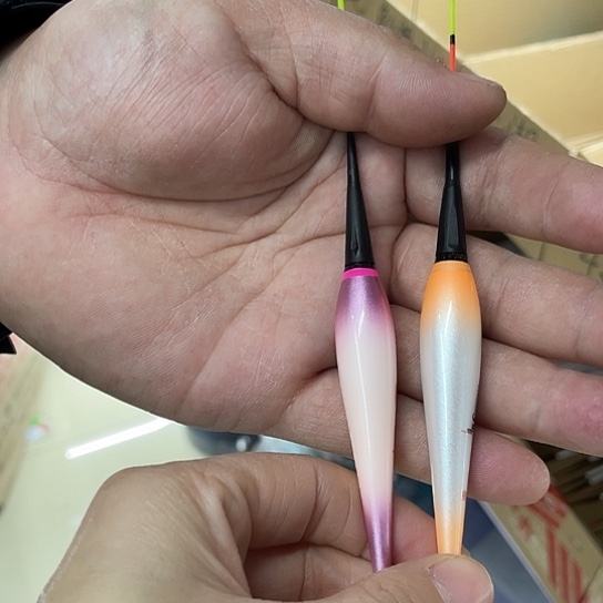 遇***缘紫白色长漂尾吃铅3.0 橘白色鱼小香吃铅3.5 1支