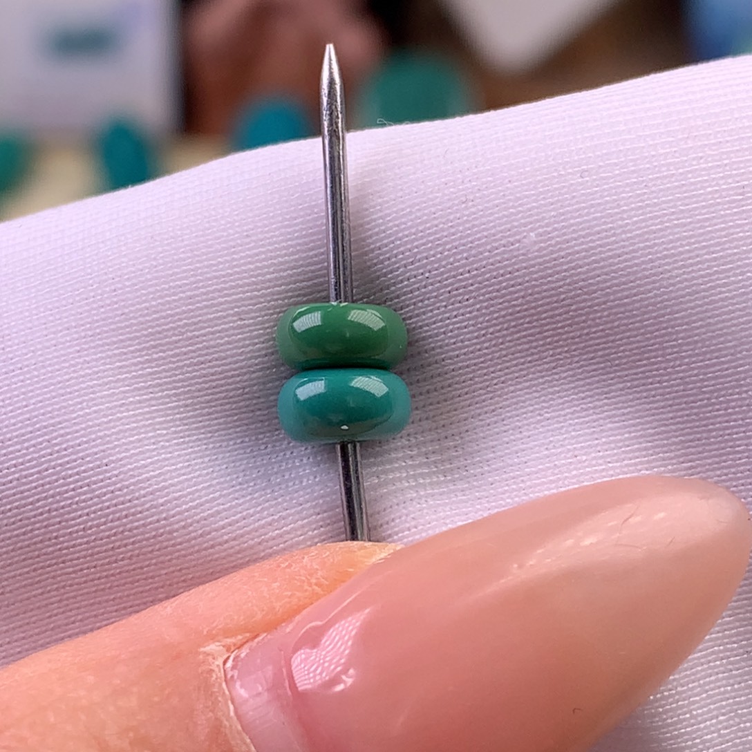 社***哥绿松石未镶嵌珠宝奇石6x3.3mm