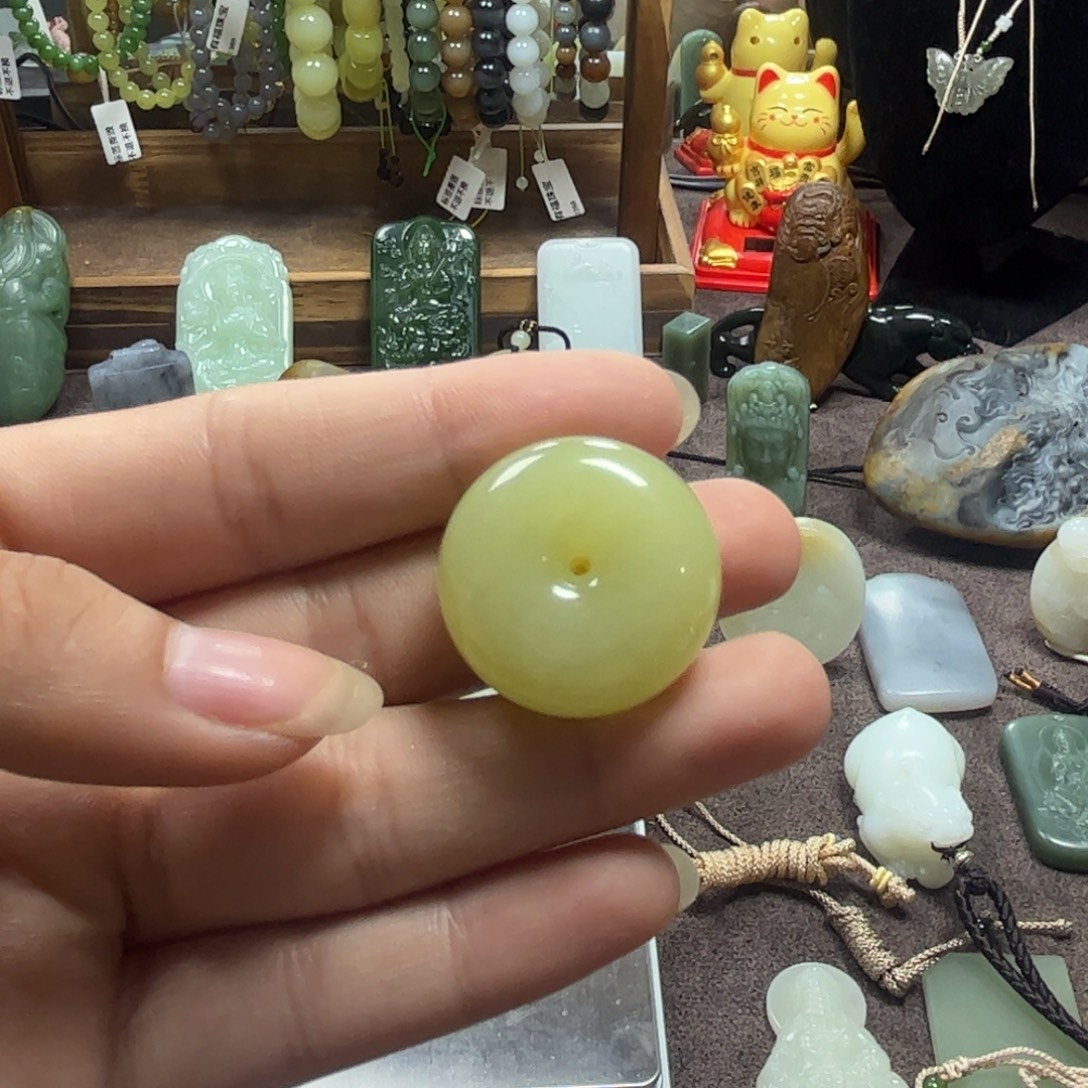 颈饰未镶嵌和田玉