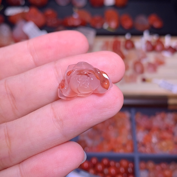 南红玛瑙未镶嵌珠宝半成品荷花