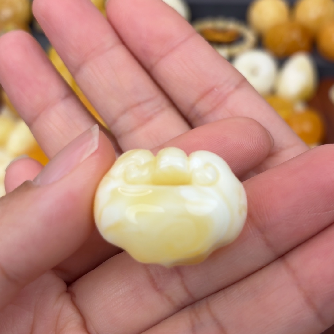 蜜蜡未镶嵌吊坠(不含链)如意锁