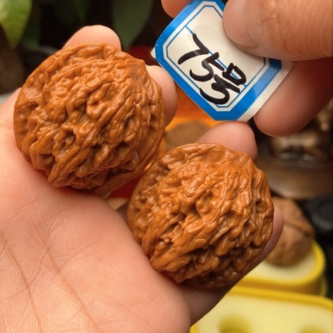 文玩核桃吊坠麦虎37