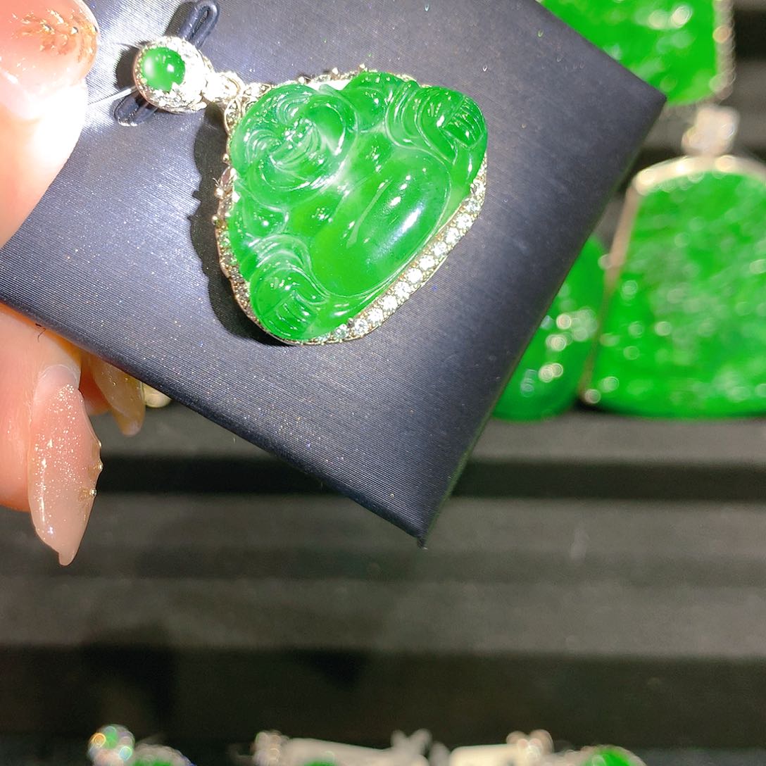 翡翠吊坠(赠链)银S925镶嵌0008