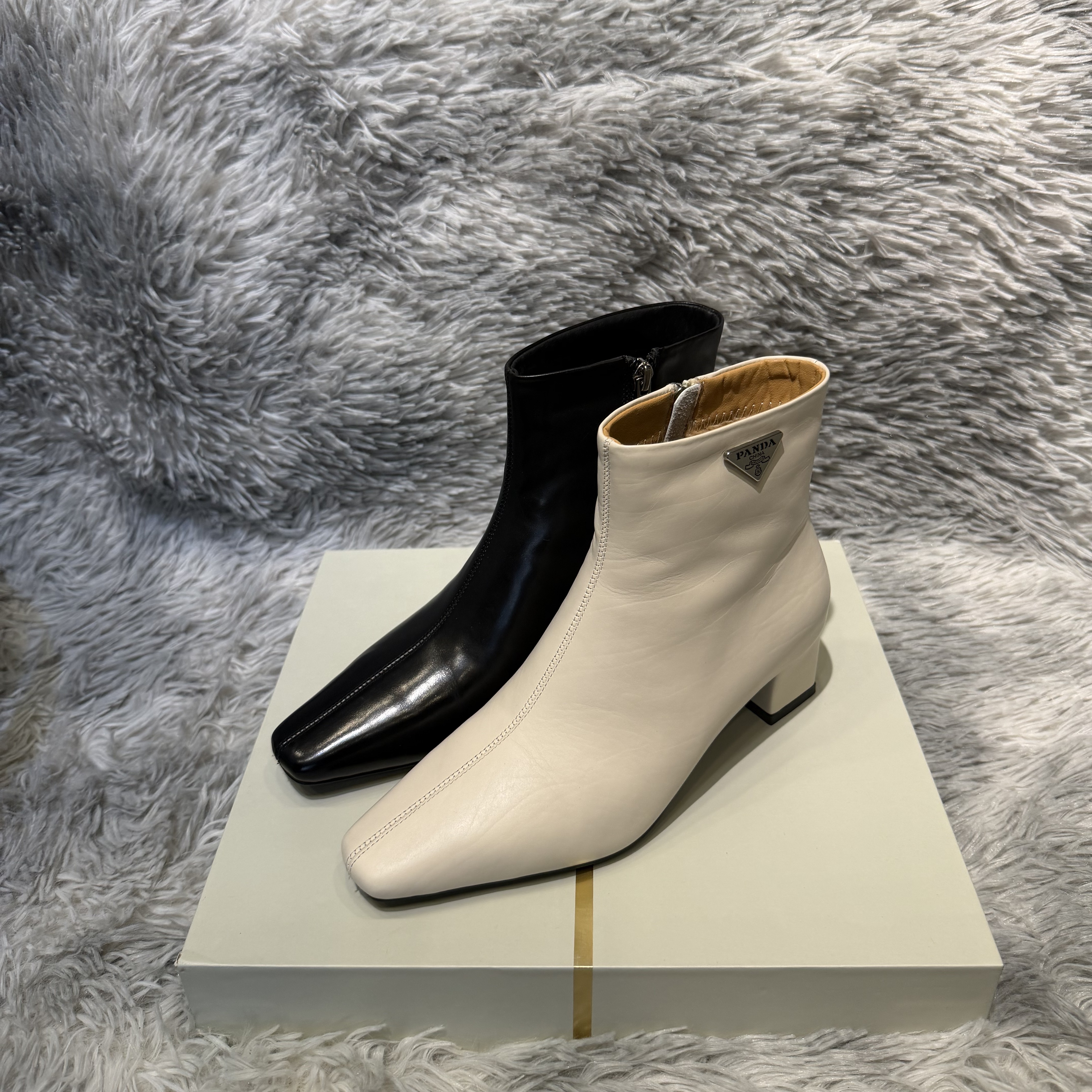 胎牛皮加棉里，小方头小方跟高档时尚走路舒服