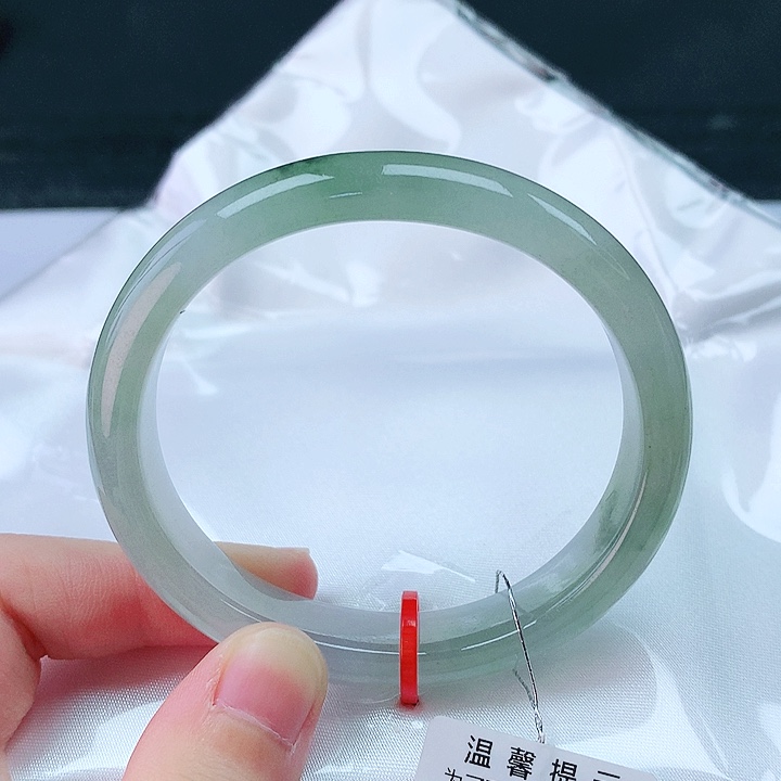 翡翠未镶嵌手镯52贵