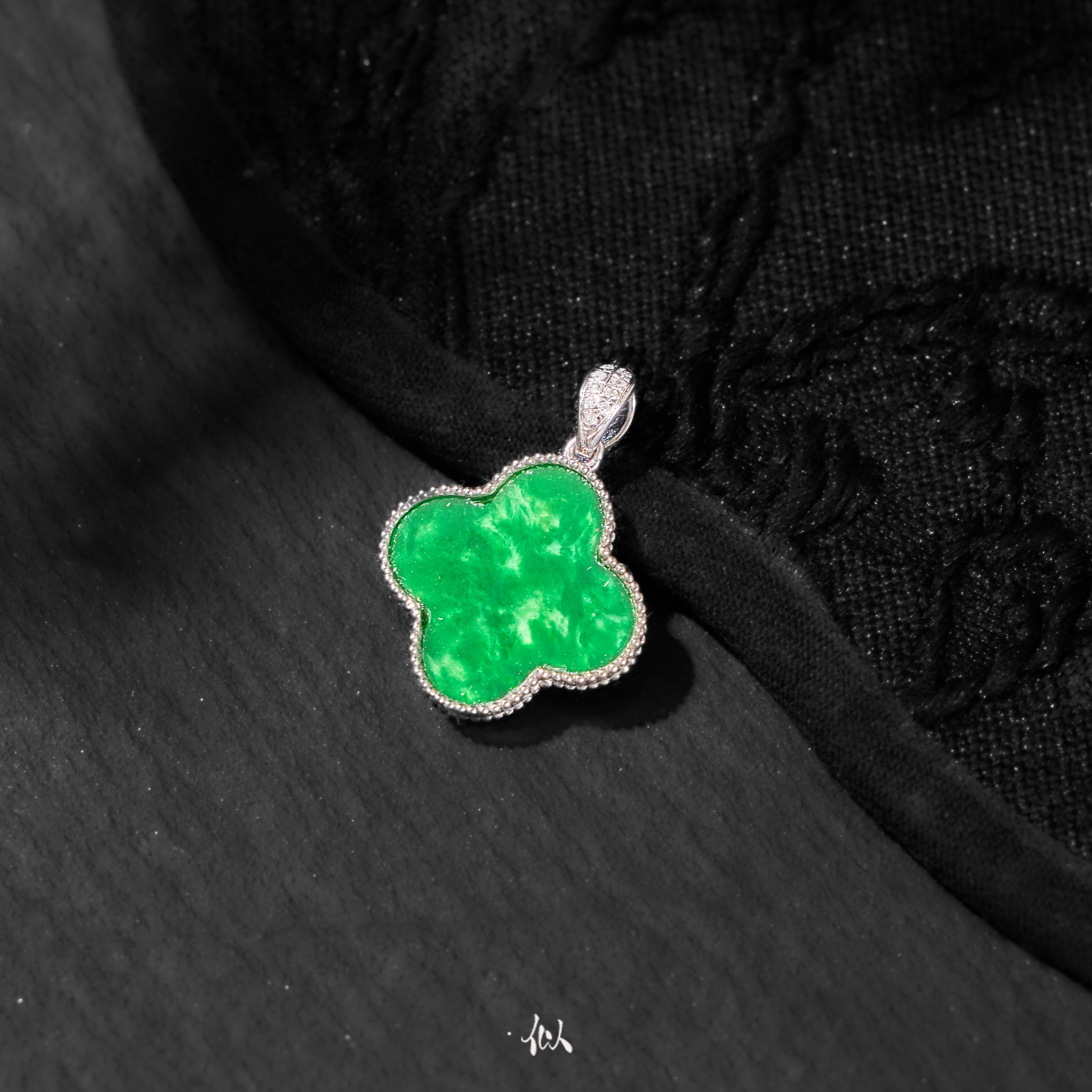 L【翠运】·似梓珠宝· 18k四叶草翡翠吊坠  多样性发一 SZCC1900270