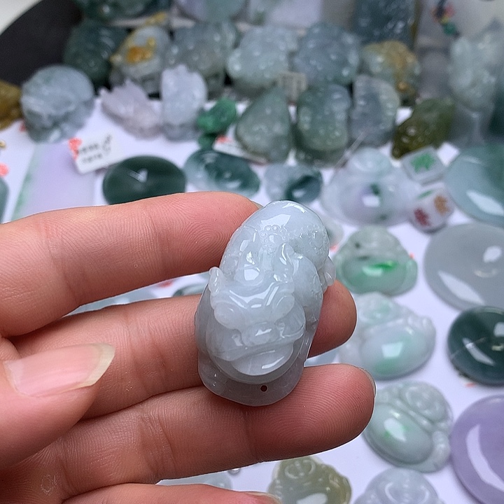 翡翠未镶嵌颈饰天然翡翠