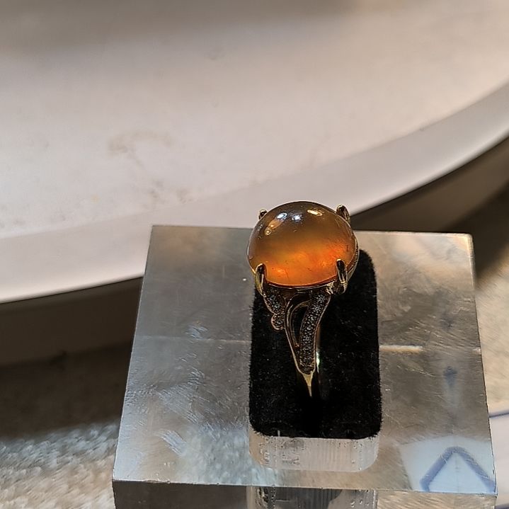 余***石英岩玉未镶嵌戒面