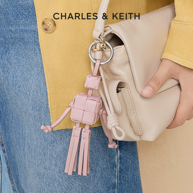 CHARLES & KEITH25秋新款百搭小机器人钥匙扣包包挂件10681216
