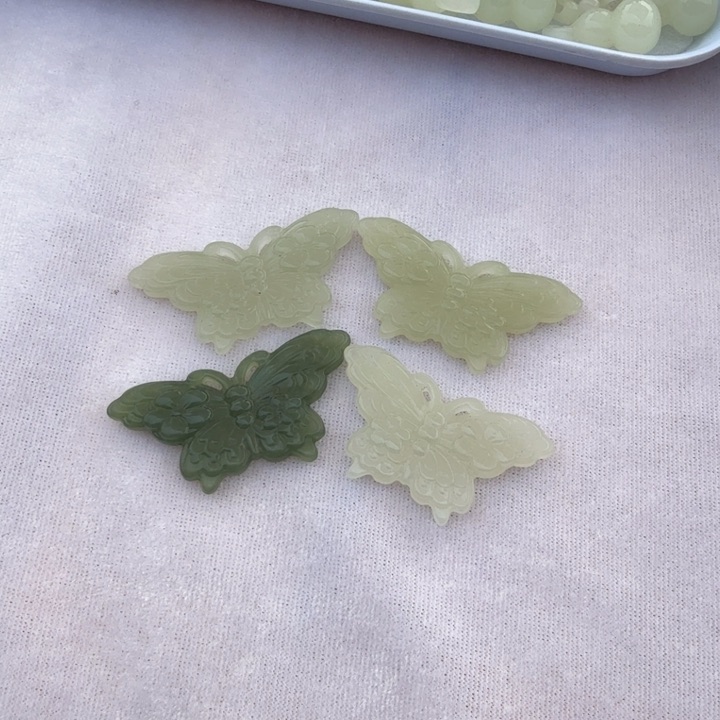 和田玉未镶嵌颈饰多样性，发一件