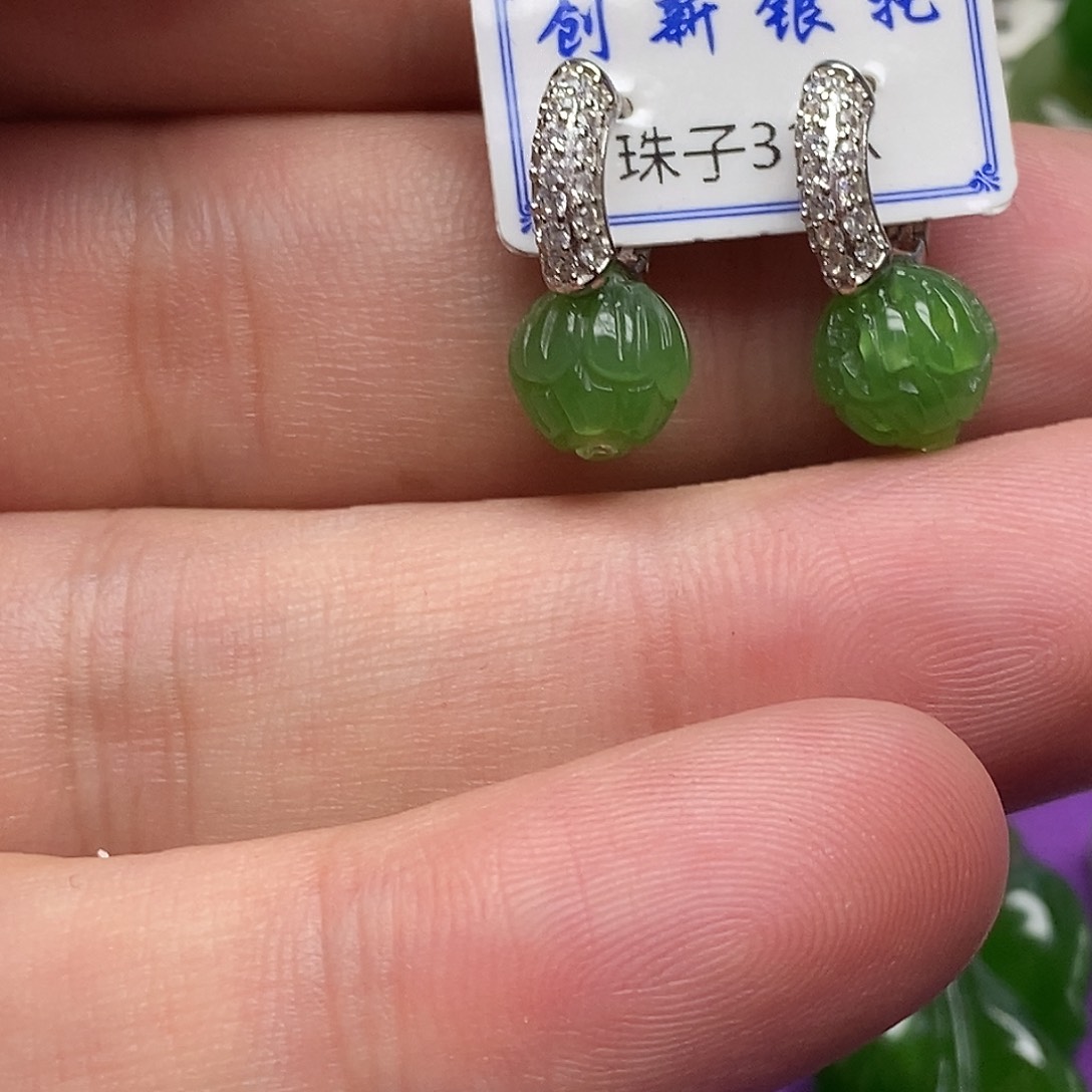 小***俭和田玉（碧玉）银S925镶嵌耳饰