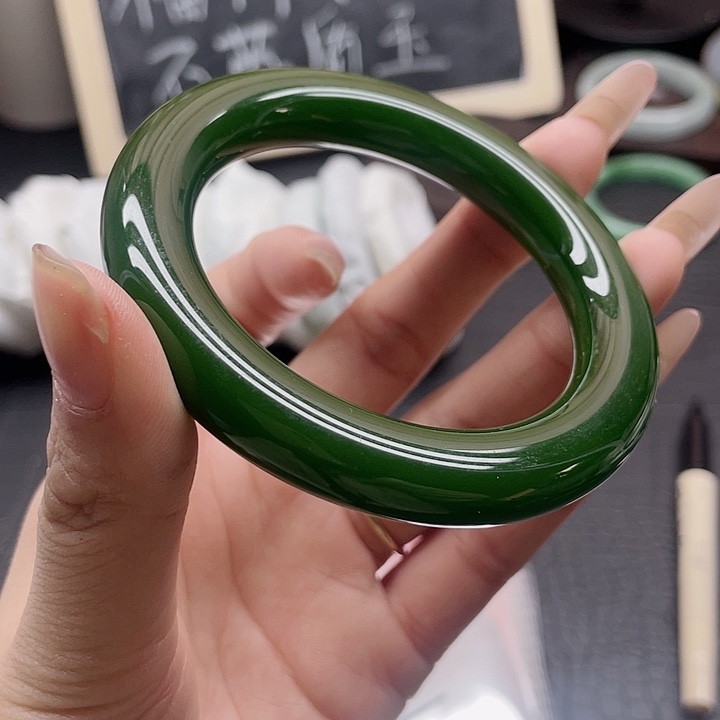 石英岩玉未镶嵌手镯89