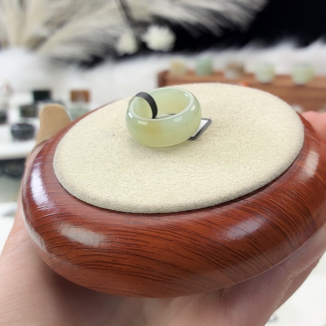 和田玉未镶嵌戒指浅水飘糖轮胎16.48mmj152