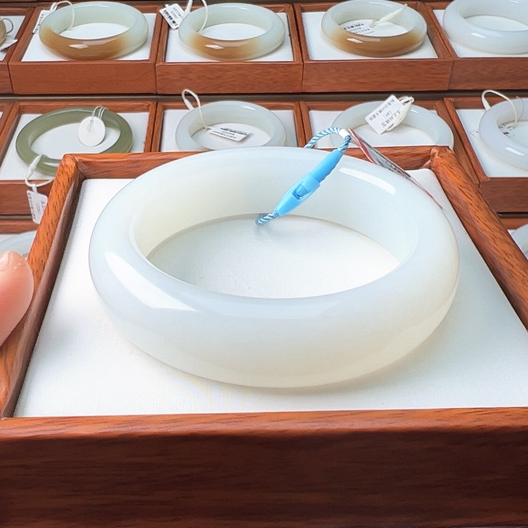 和田玉手镯未镶嵌A*定金