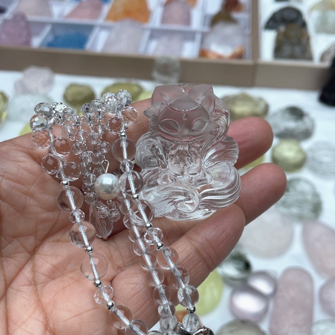 水晶吊坠(不含链)未镶嵌小**?