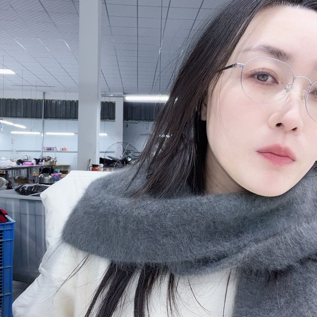 90灰色3角巾888888888