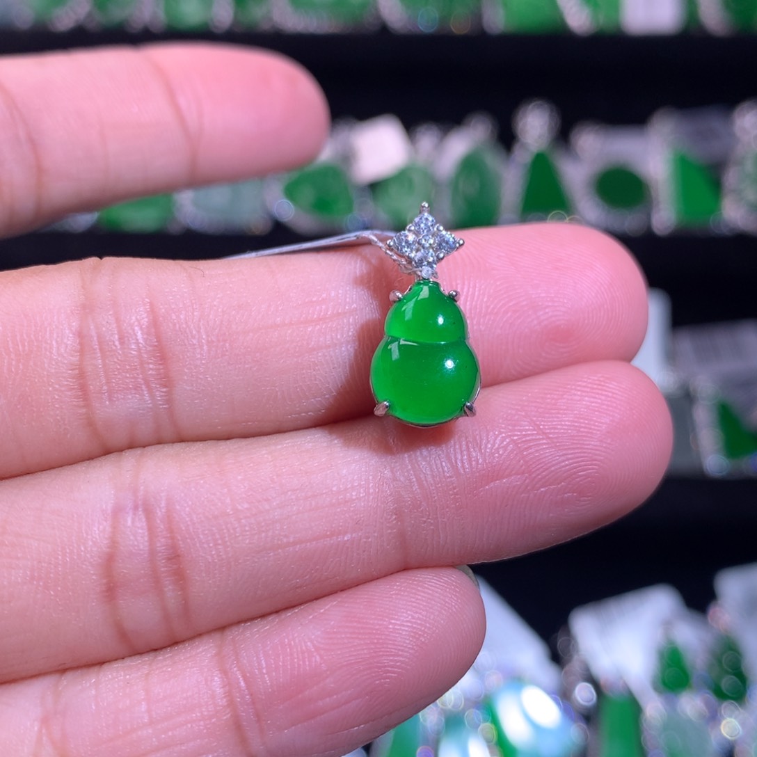 【闪购商品】颈饰银S925镶嵌翡翠