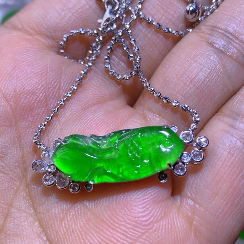 【闪购商品】翡翠挂件18K金镶嵌天然翡翠