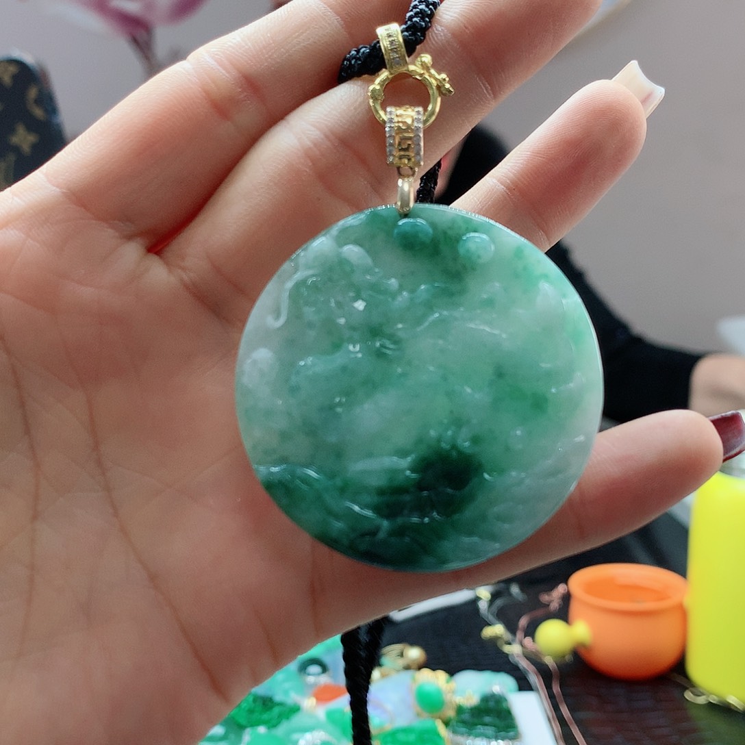 【闪购商品】翡翠吊坠(赠链)合金