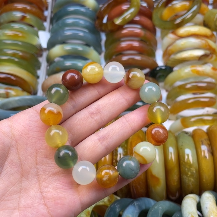 蛇纹石玉手镯未镶嵌黄****猪