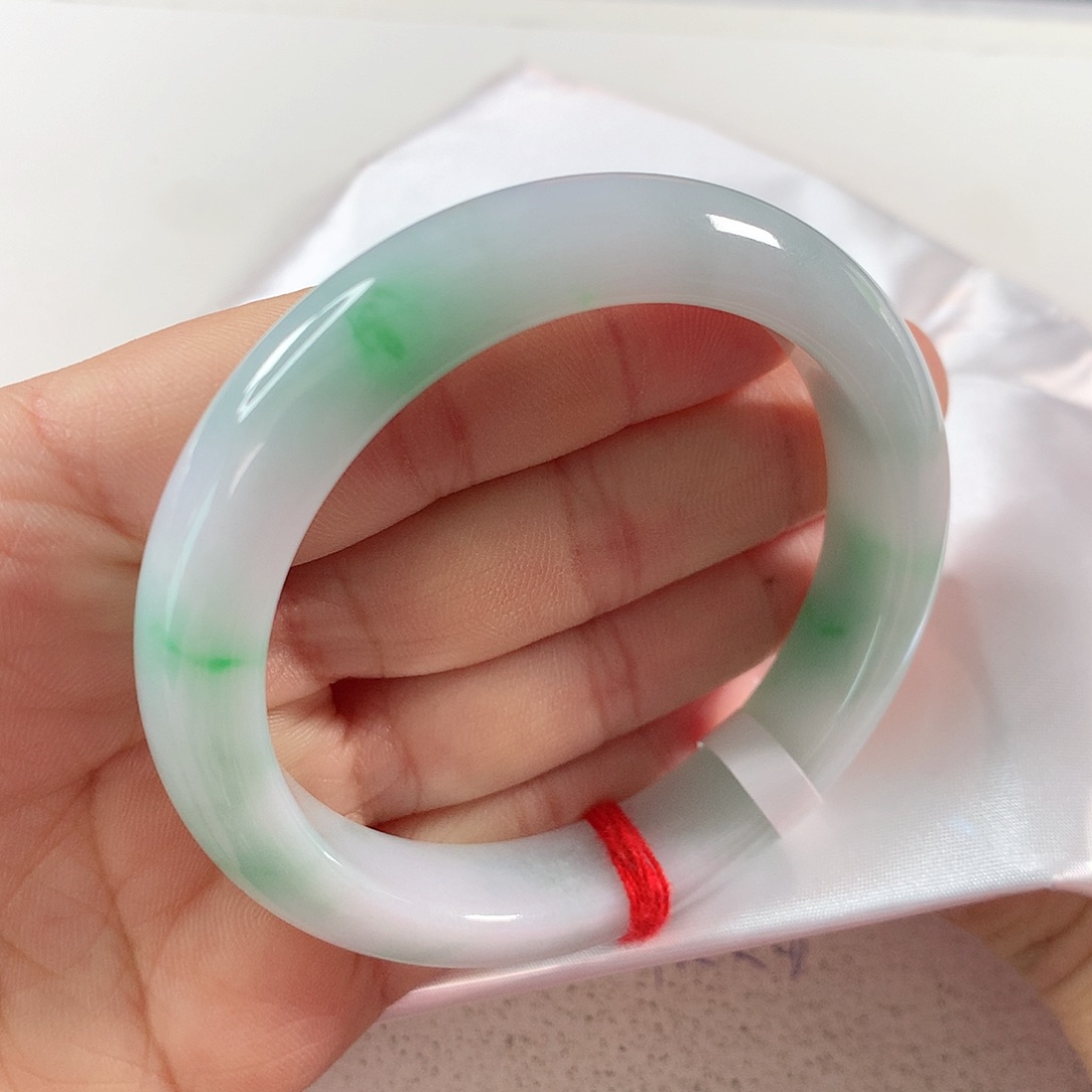 翡翠手镯未镶嵌⑨①