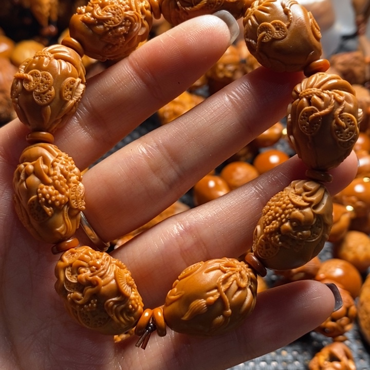 吊坠橄榄核钱袋金蟾