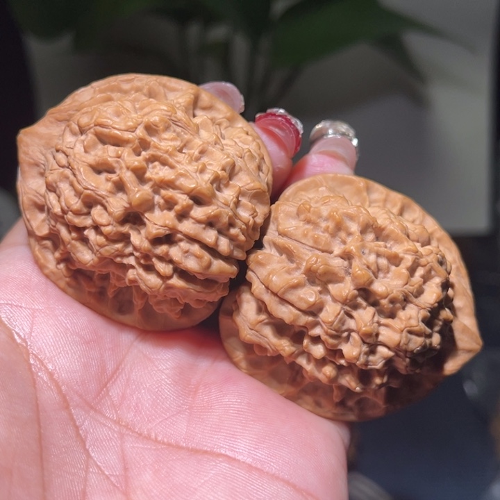 桃核把件              44