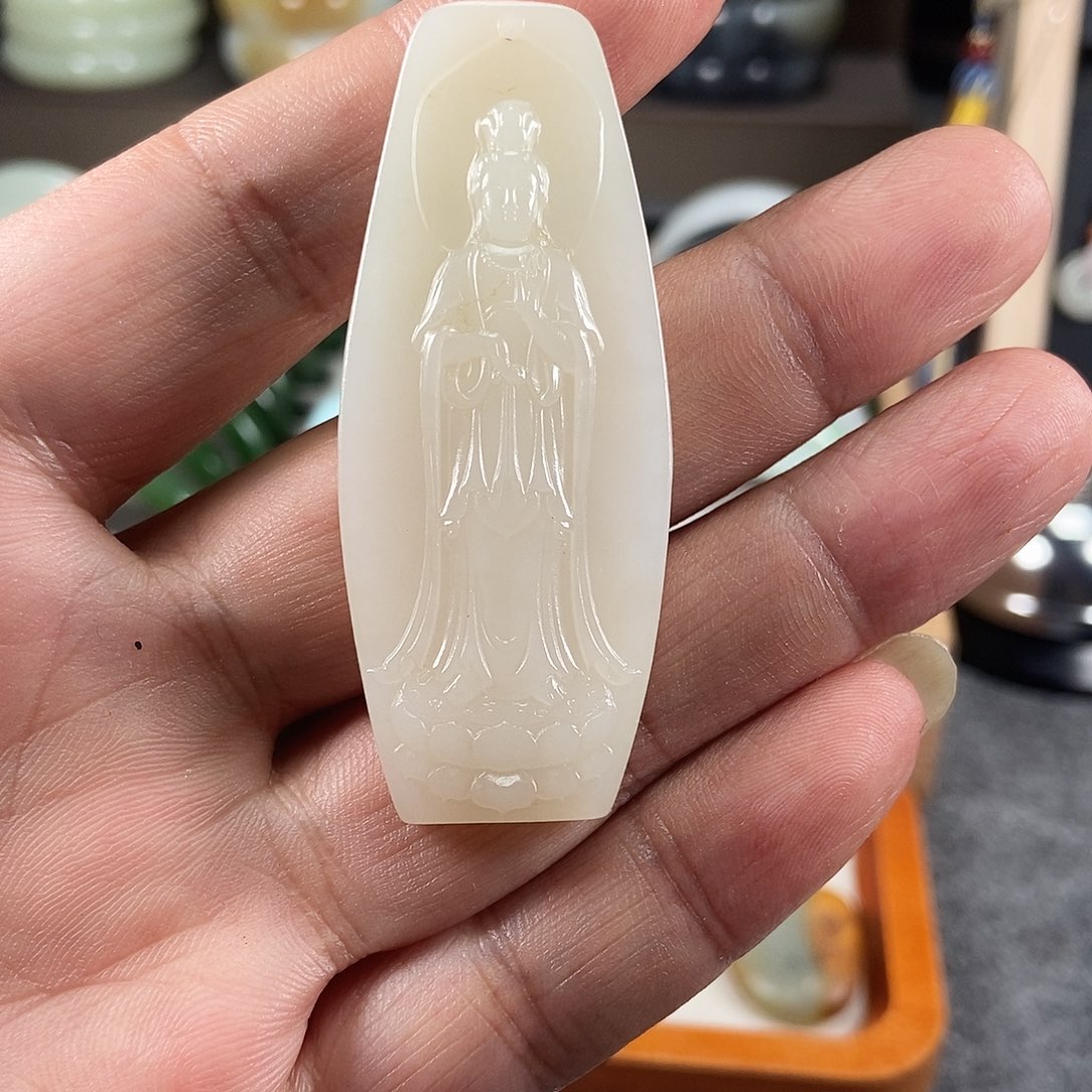 和田玉未镶嵌颈饰