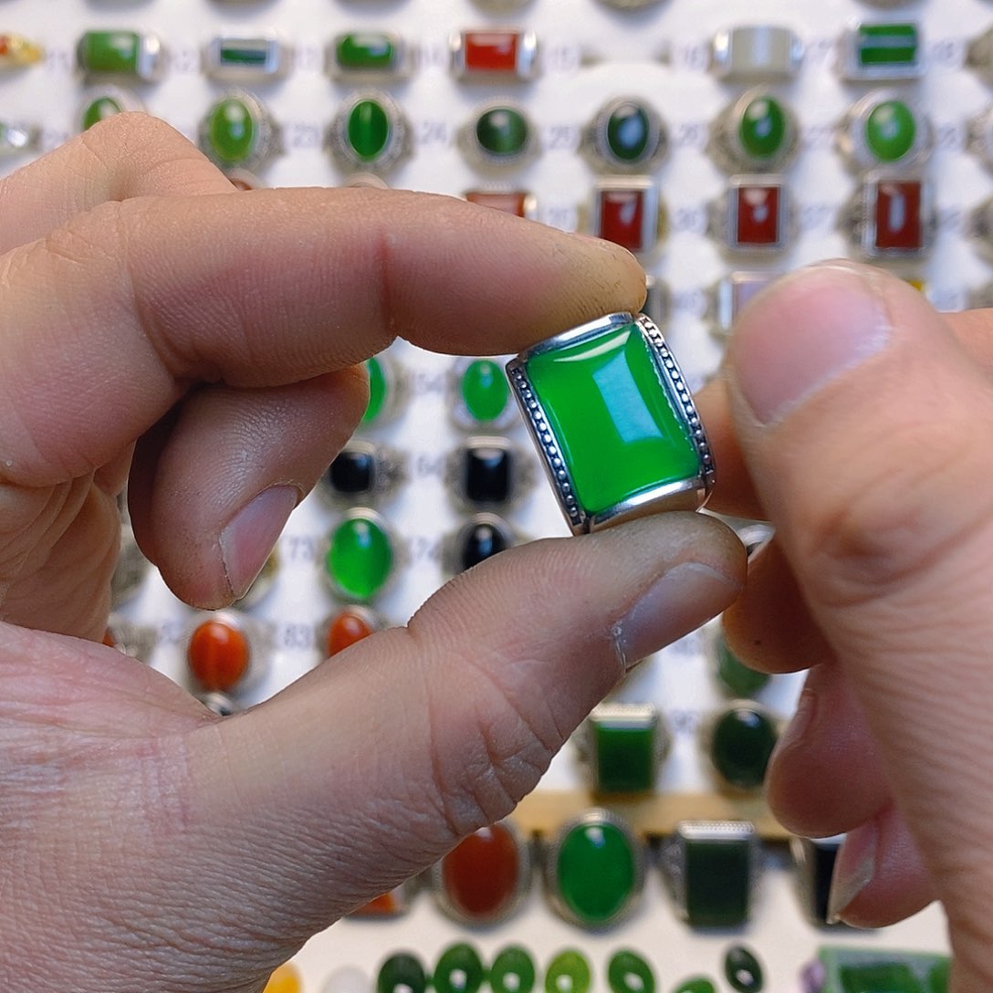 玛瑙/玉髓戒指银S925镶嵌未**界