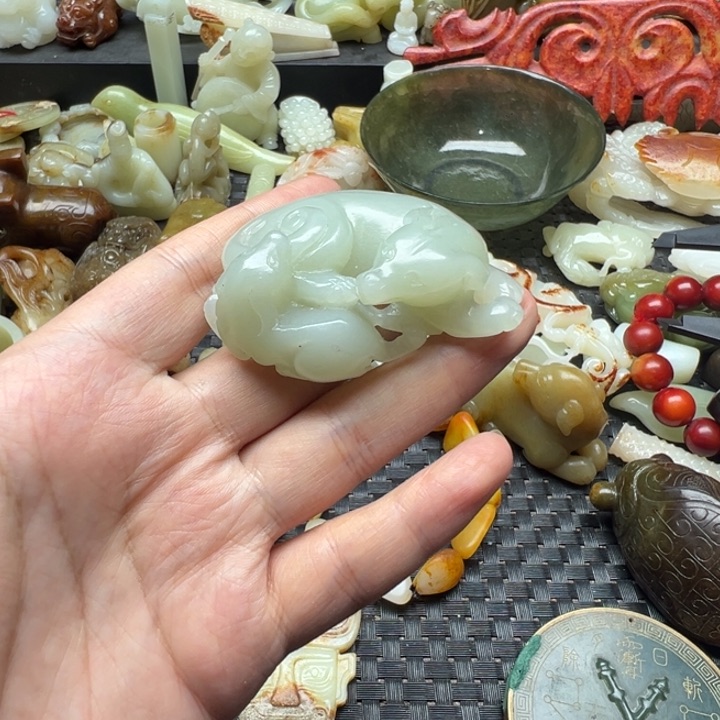未镶嵌和田玉（糖玉）摆件
